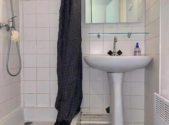 Gare Gem Place Parking Gratuit غرونوبل